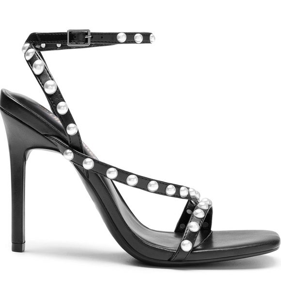 Black and white pearl beaded stilettos😍😎 - Picture 3 of 5